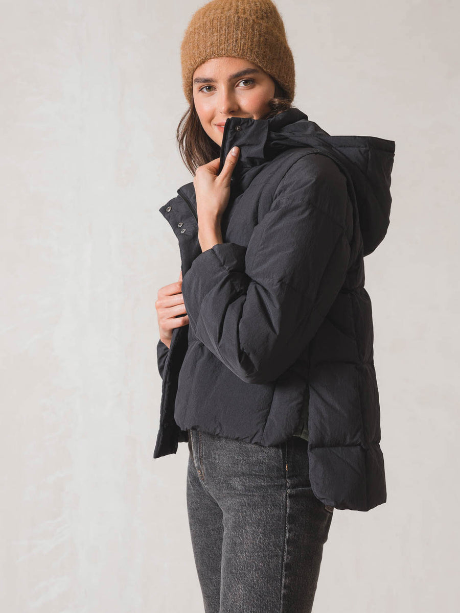 Indi and Cold Crop Puffer Convertible Jacket Black